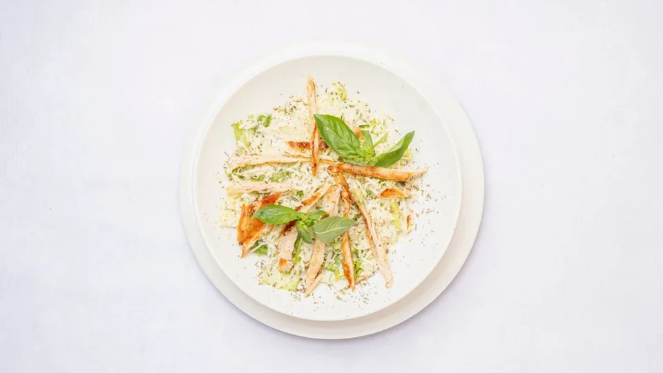 Sallatë Caesar — Momento Restaurant, Ferizaj