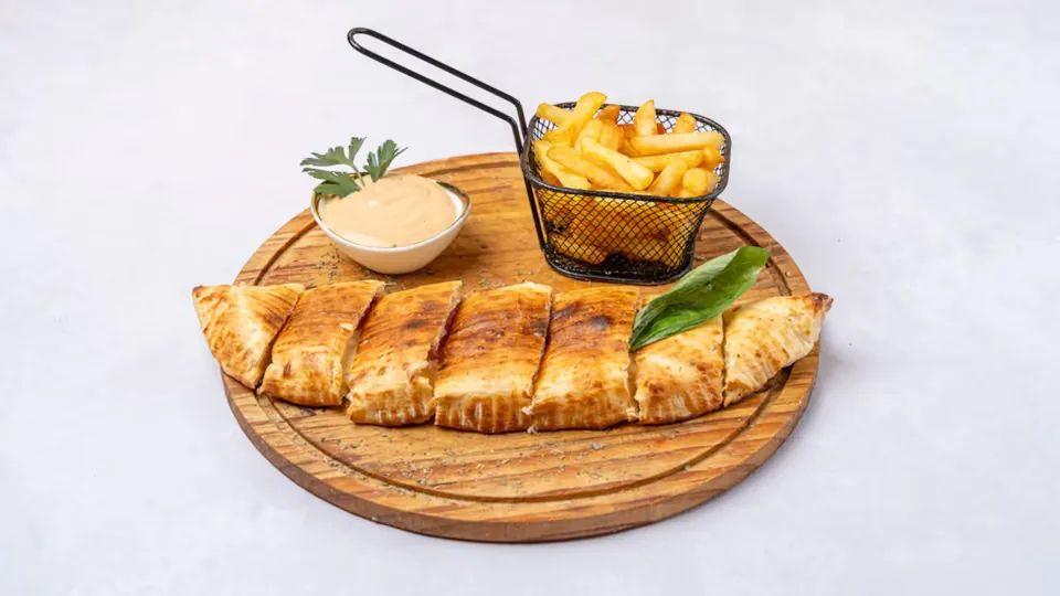Sanduiç në Petë me Pule — Momento Restaurant, Ferizaj